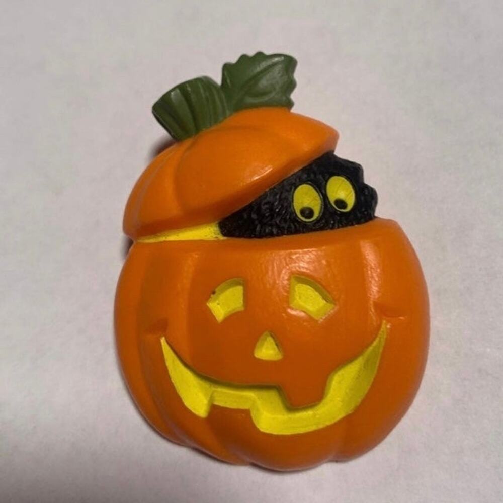 Vintage Halloween Pumpkin Brooch